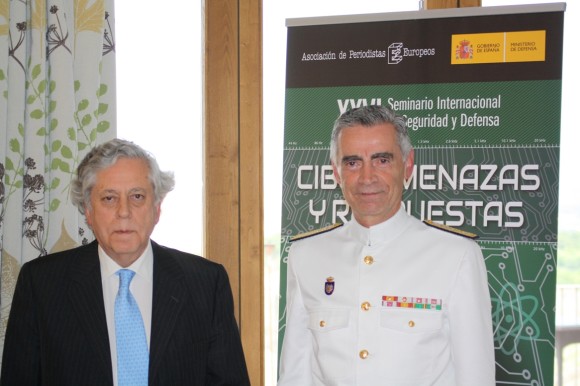 Miguel Ángel Aguilar y el Almirante Fernando García Sánchez, Jefe del Estado Mayor de la Defensa