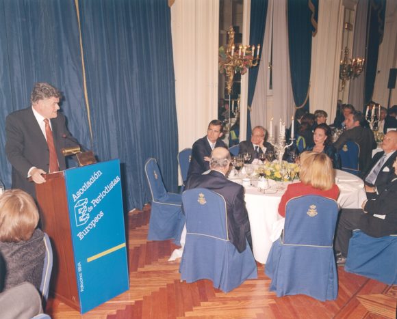 Walter Haubrich durante su discurso al recibir el Premio Cerecedo
